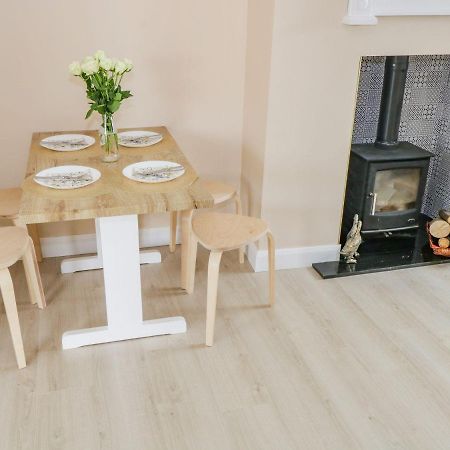 Beautiful Cottage With Gardens, Patio & Fireplace Dromahair Extérieur photo